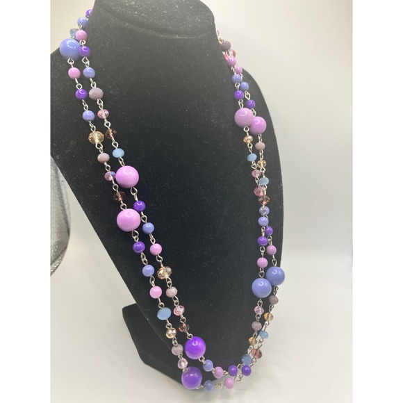 Purple Hues, Pink Crystals of Different Sizes Beads Necklace! - Picture 2 of 8